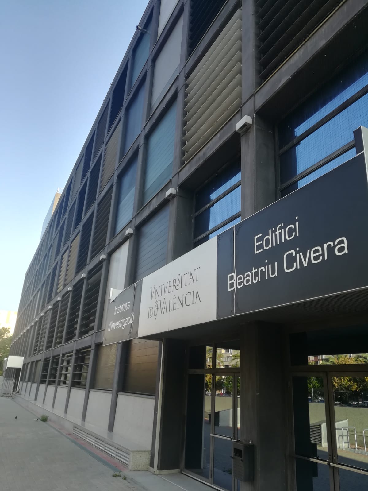 Redes fachada Sur Centre Idiomes Universitat Valencia 16